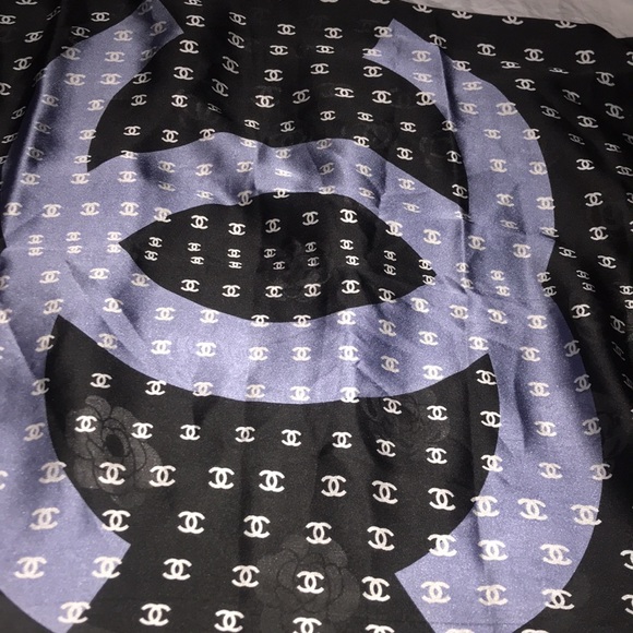 Chanel Rare wrap/Scarf - Picture 1 of 4